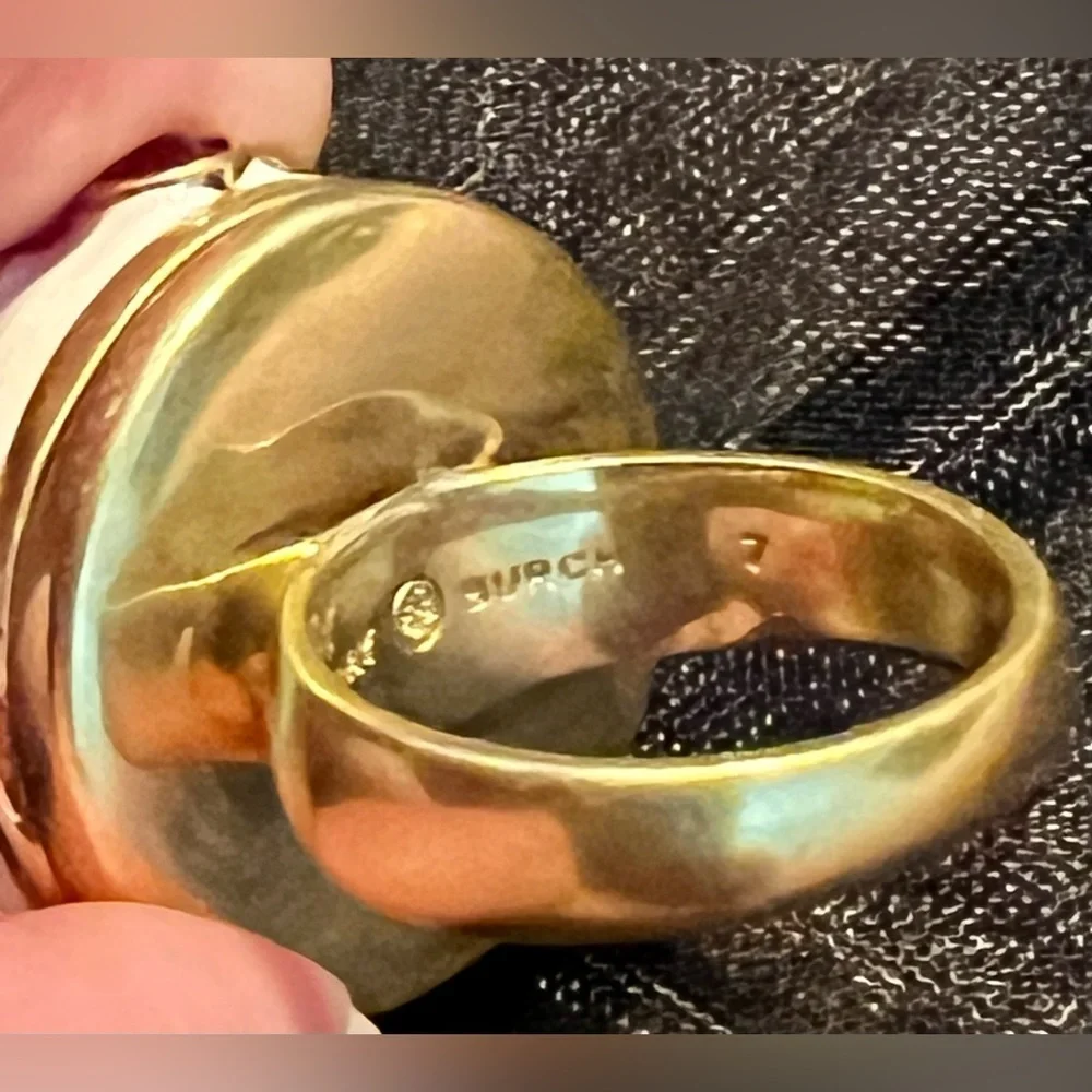 Authentic Tory Burch Gold and Cream Statement Ring Size 7